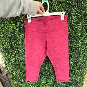 Red/blue lululemon wonder under crop legging